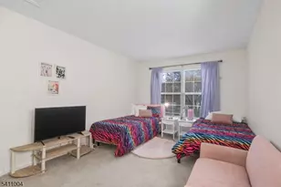 137 Stratford Dr, Nutley, NJ 07110 - Photo 14