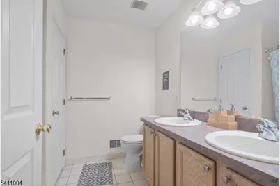 137 Stratford Dr, Nutley, NJ 07110 - Photo 16