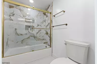 132 Cresthill Ave, Clifton, NJ 07012 - Photo 12