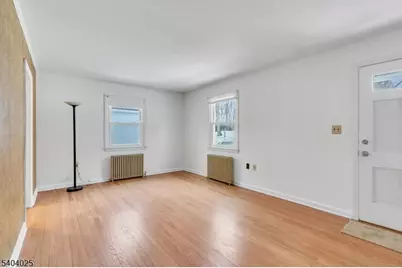 239 Fox Hill Rd, Parsippany, NJ 07834 - Photo 4