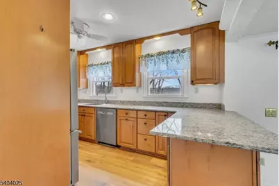 239 Fox Hill Rd, Parsippany, NJ 07834 - Photo 10