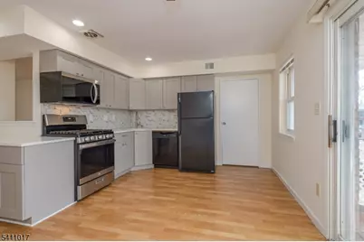 161 Evergreen Rd Unit #12B, Edison, NJ 08837 - Photo 2