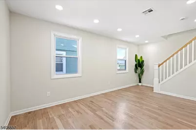 20 Elston St, Bloomfield, NJ 07003 - Photo 6