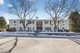 5 Steeplechase Ct, Franklin Township, NJ 08873 - Photo 2