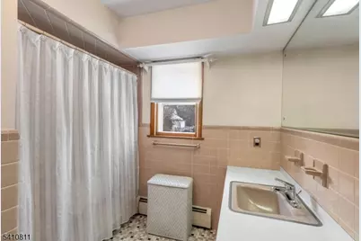 25 Madison Ave, Rochelle Park Township, NJ 07662 - Photo 14