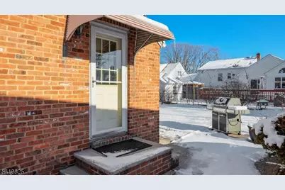 393 Huntington Rd, Union Township, NJ 07083 - Photo 32