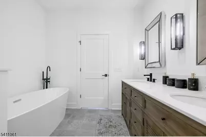 63 Aspen Dr, Cedar Grove, NJ 07009 - Photo 32