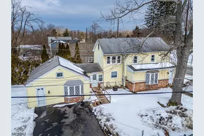 12 Union St, Franklin Township, NJ 08528 - Photo 2