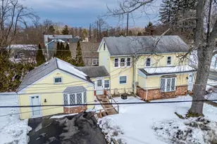 12 Union St, Franklin Township, NJ 08528 - Photo 2