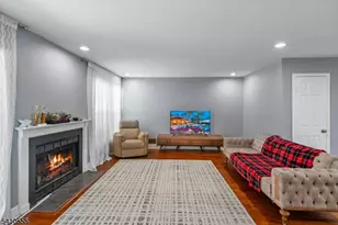 34 Hillsborough Ct, Rockaway Township, NJ 07866 - Photo 4