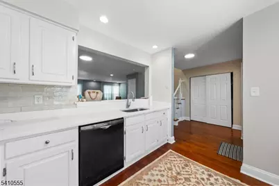 34 Hillsborough Ct, Rockaway Township, NJ 07866 - Photo 14