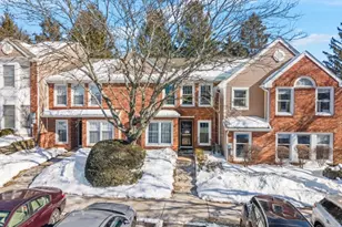 34 Hillsborough Ct, Rockaway Township, NJ 07866 - Photo 2