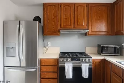 296 Esplanade  Unit #27, Hackensack, NJ 07601 - Photo 2