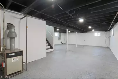 401 Burroughs Ter, Union Township, NJ 07083 - Photo 28