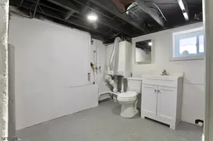 401 Burroughs Terrace, Union Township, NJ 07083 - Photo 30