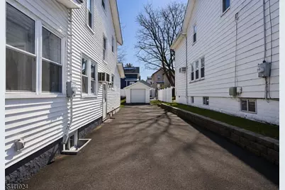 401 Burroughs Ter, Union Township, NJ 07083 - Photo 32