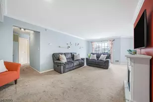 42 Vernon Ct, Waldwick, NJ 07463 - Photo 8