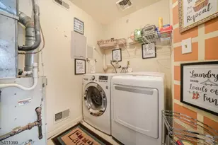 42 Vernon Ct, Waldwick, NJ 07463 - Photo 18