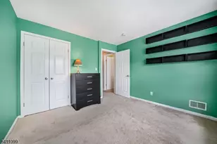 42 Vernon Ct, Waldwick, NJ 07463 - Photo 16