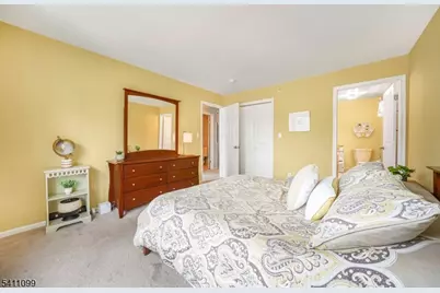 4-2 Vernon Ct #4-2, Waldwick, NJ 07463 - Photo 12