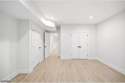 11 Hawthorne Dr, Livingston, NJ 07039 - Photo 40