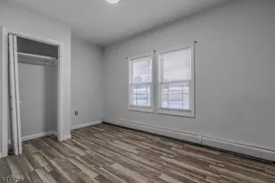 562 S 18th St, Newark, NJ 07103 - Photo 12