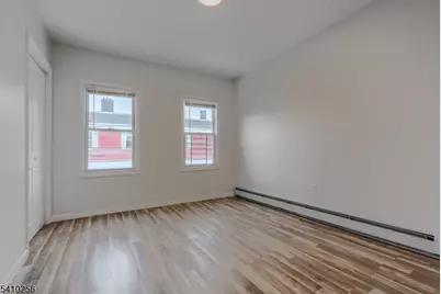 562 S 18th St, Newark, NJ 07103 - Photo 14