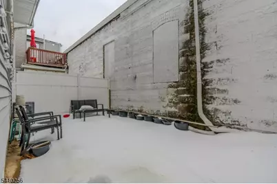 562 S 18th St, Newark, NJ 07103 - Photo 16