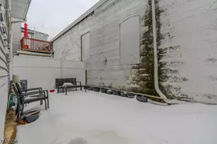 562 S 18th St, Newark, NJ 07103 - Photo 16