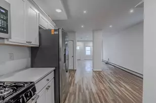 562 S 18th St, Newark, NJ 07103 - Photo 8