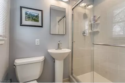 40 Dayton Rd, Raritan Township, NJ 08822 - Photo 16