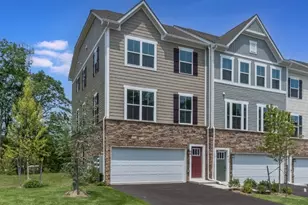 31 Force Dr, Mount Olive, NJ 07828 - Photo 2