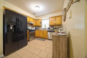 369 Bradford St, Orange, NJ 07050 - Photo 6