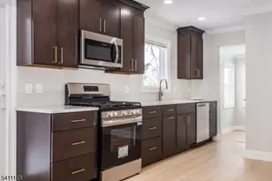 82 Michael Dr, Wayne, NJ 07470 - Photo 4