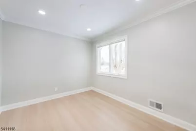 82 Michael Dr, Wayne, NJ 07470 - Photo 10