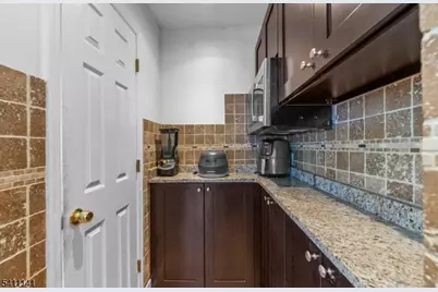 288 Sussex Rd, Wood Ridge, NJ 07075 - Photo 10