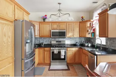 1427 Barnhardt Ln, Rahway, NJ 07065 - Photo 8