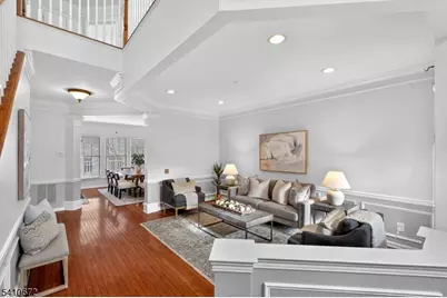 4 Generals Ln, Totowa, NJ 07512 - Photo 2