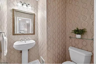 4 Generals Ln, Totowa, NJ 07512 - Photo 40