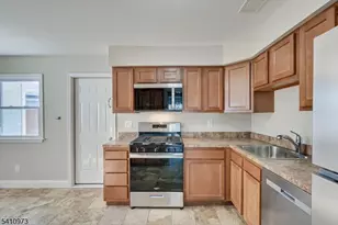 6 Twain Ct, Freehold Township, NJ 07728 - Photo 10