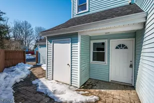 6 Twain Ct, Freehold Township, NJ 07728 - Photo 4