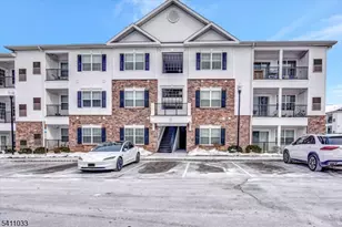 715 Stiller Ln, Monroe Township, NJ 08831 - Photo 2