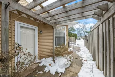 36 Cherrywood Dr, Franklin Township, NJ 08873 - Photo 2