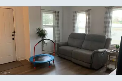 5 Park Sq, Lopatcong Township, NJ 08865 - Photo 10