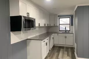 5 Park Square, Lopatcong Township, NJ 08865 - Photo 2