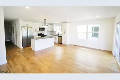 728 Seaport Dr, Elizabeth, NJ 07201 - Photo 2