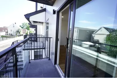 728 Seaport Dr, Elizabeth, NJ 07201 - Photo 32