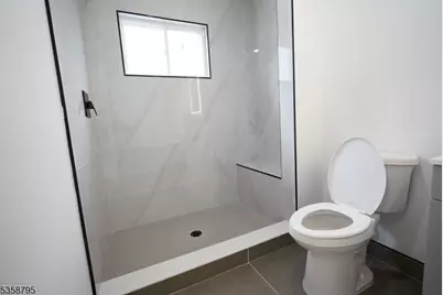 728 Seaport Dr, Elizabeth, NJ 07201 - Photo 26