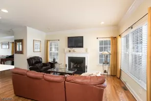 112 Wallace Ct, Green Brook Township, NJ 08812 - Photo 12