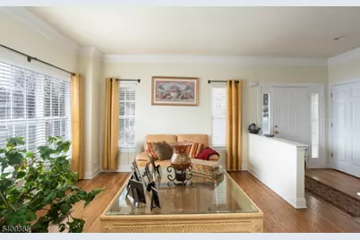 112 Wallace Ct, Green Brook Township, NJ 08812 - Photo 4